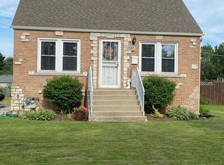 8822 S Rockwell Ave, Evergreen Park, IL
