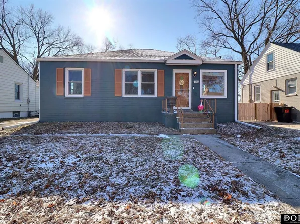 841 E 15th St, Fremont, NE 68025