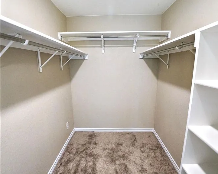 107 Kyle Cv — Photo 35