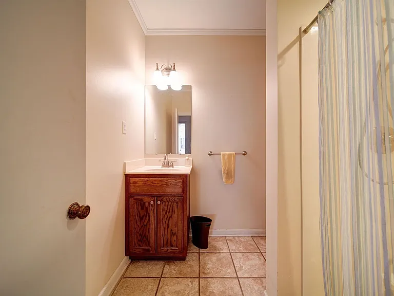 910 Basilwild Dr — Photo 20