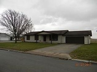 1101 W 3rd St, Ligonier, IN 46767