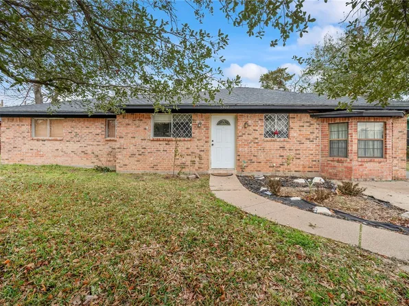 3302 Oregon Trl, Bryan, TX 77803