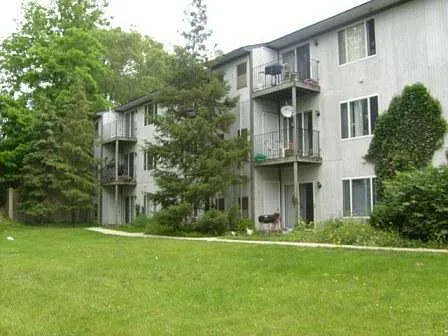 725 Keenway Cir #B — Photo 2