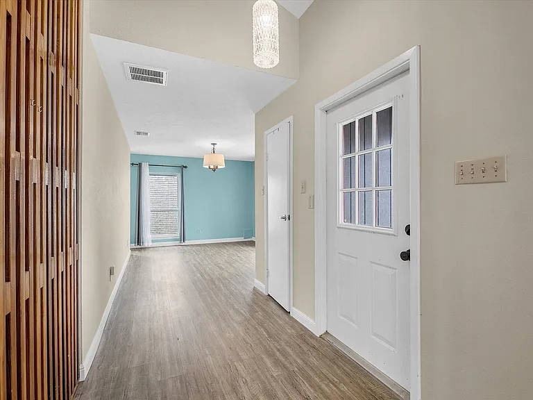 8327 Silvan Wind Ln — Photo 4