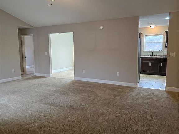 5th image of 220 Ridgeview Dr