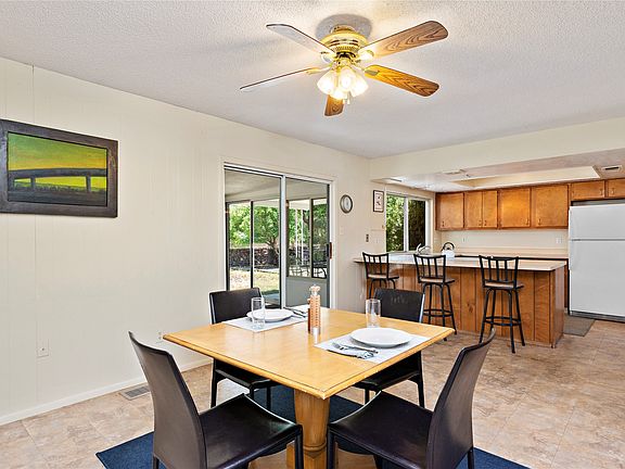 4th image of 2359 Avenida De Las Campanas