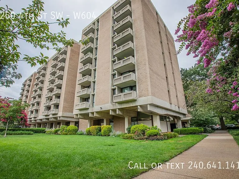 1250 4th St SW #W604 — Photo 1