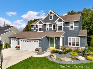 13373 Maple Leaf Dr, Nunica, MI 49448