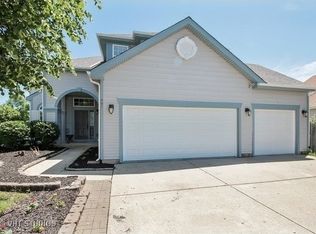 407 Farmwood Ct, Round Lake, IL 60073