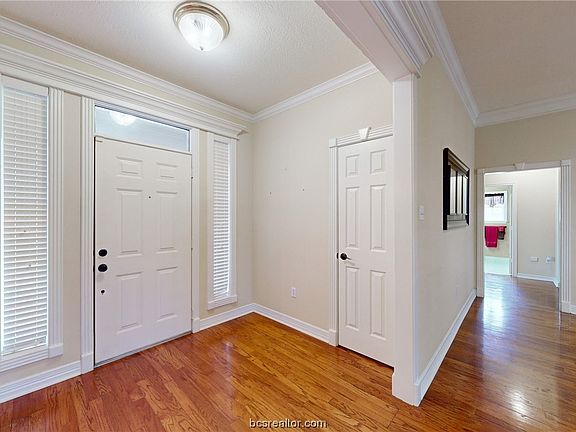 3rd image of 4706 Shoal Creek Dr
