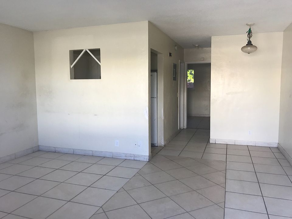 1st image of 500 NE 16th St #5
