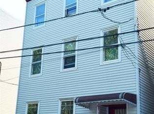 28 Somme St, Newark, NJ 07105