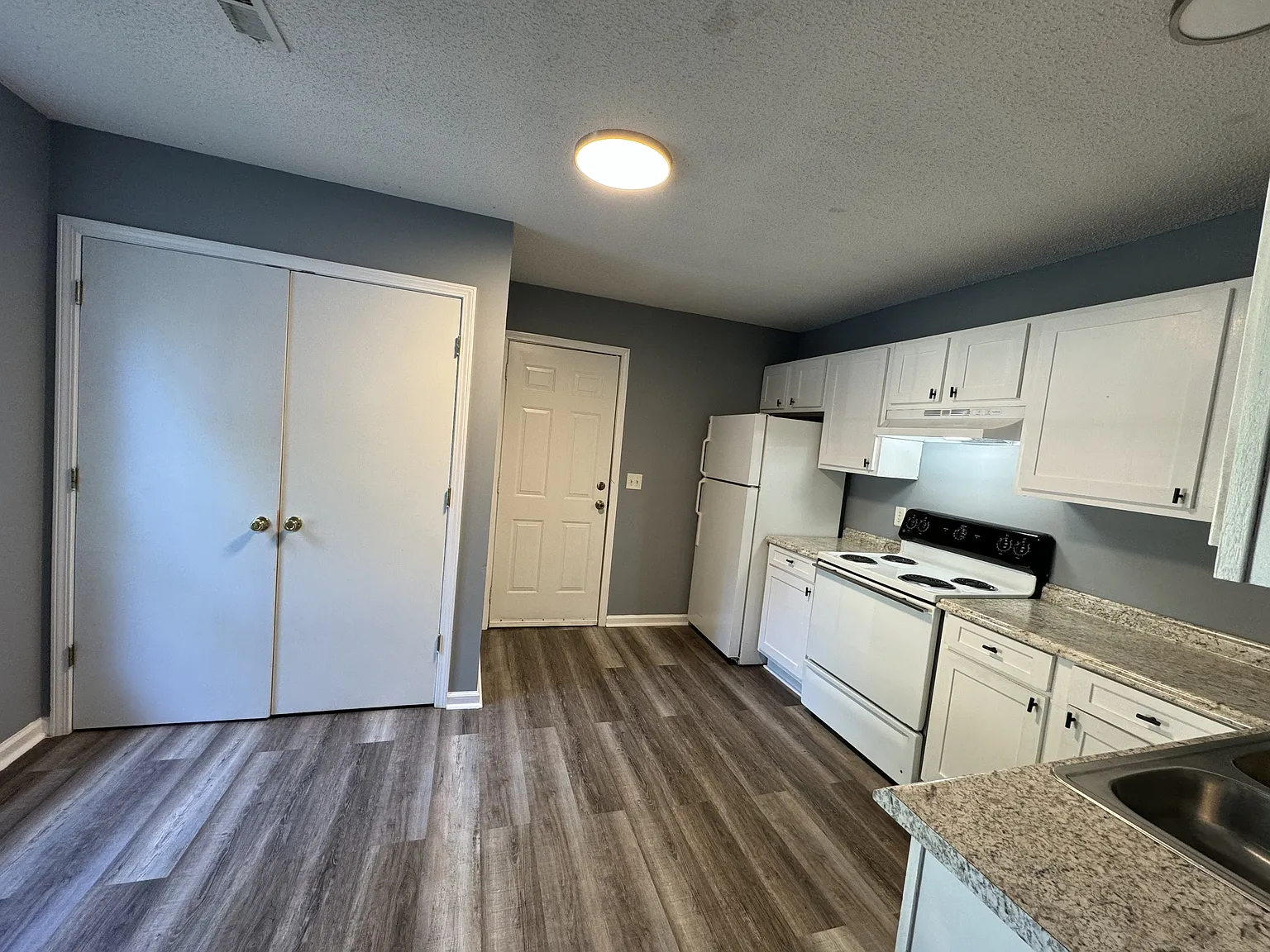 808 Royal St - A — Photo 3