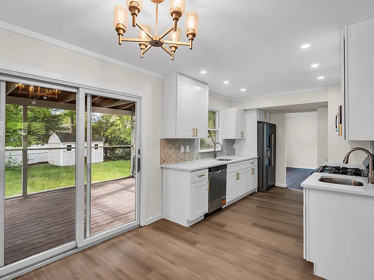 321 Marc Dr — Photo 13