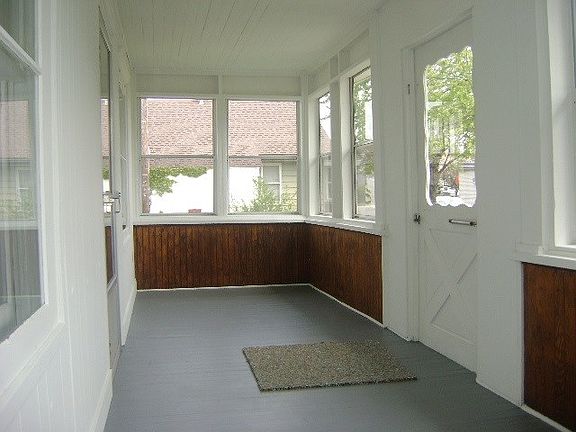 2nd image of 915 S 32nd St