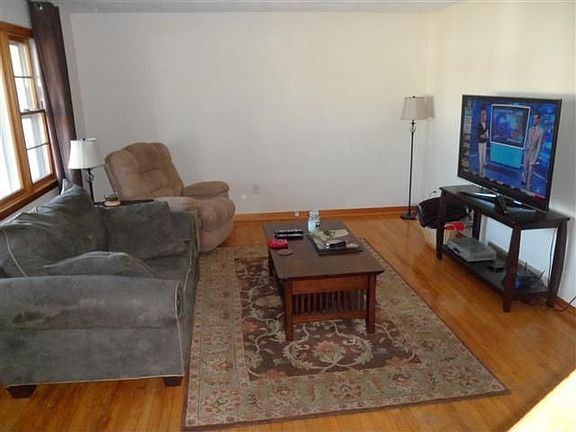 4th image of 8 Terrace Dr