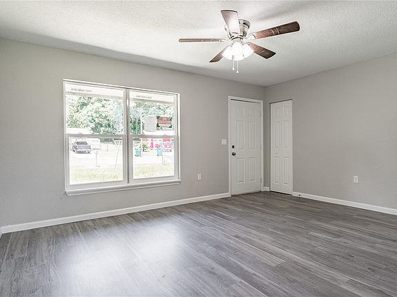 3rd image of 913 April Hills Blvd