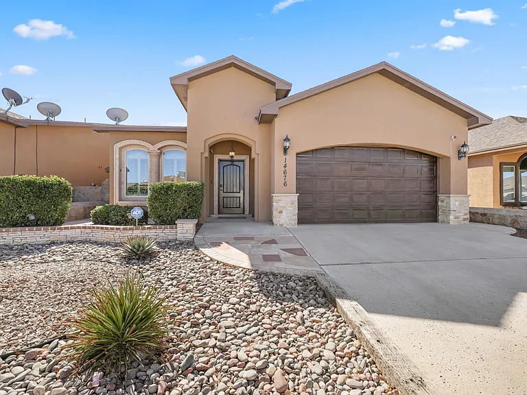 14676 Ava Leigh Ave — Photo 1