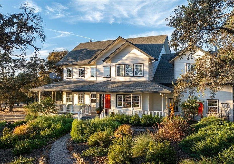 1st image of 8184 Thousand Oaks Ln