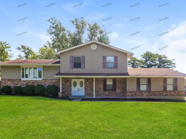 12240 Kimbrough Dr, Florissant, MO 63033