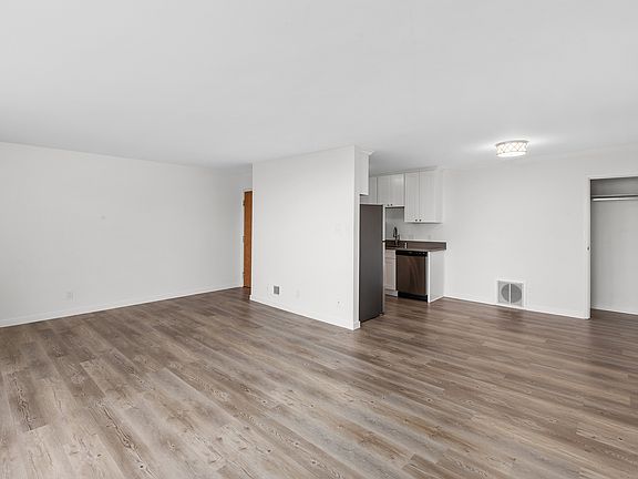 4th image of 40 Crestline Dr APT 7