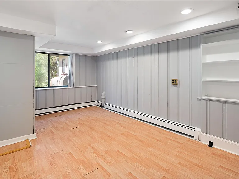 37 Mekeel St #C — Photo 12