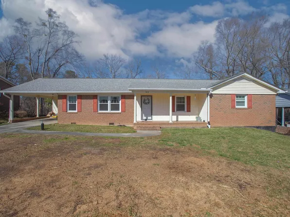 413 Fairhaven Dr, Taylors, SC 29687
