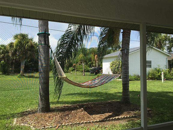 A perfect spot for a hamock...lot located in background also