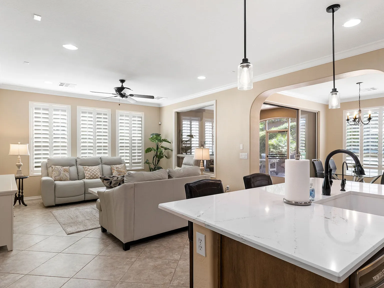2 bed, 1634 sqft, $2,750 — Photo 3