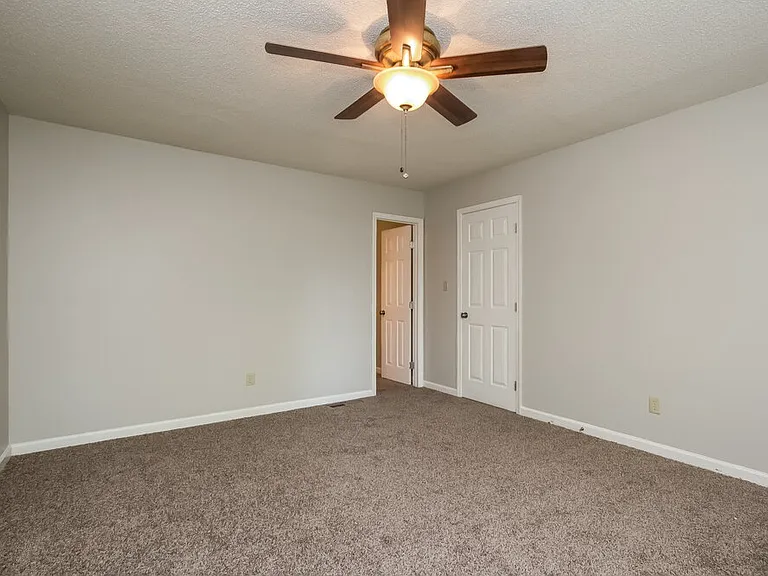 802 Moonlit Ln NW — Photo 10