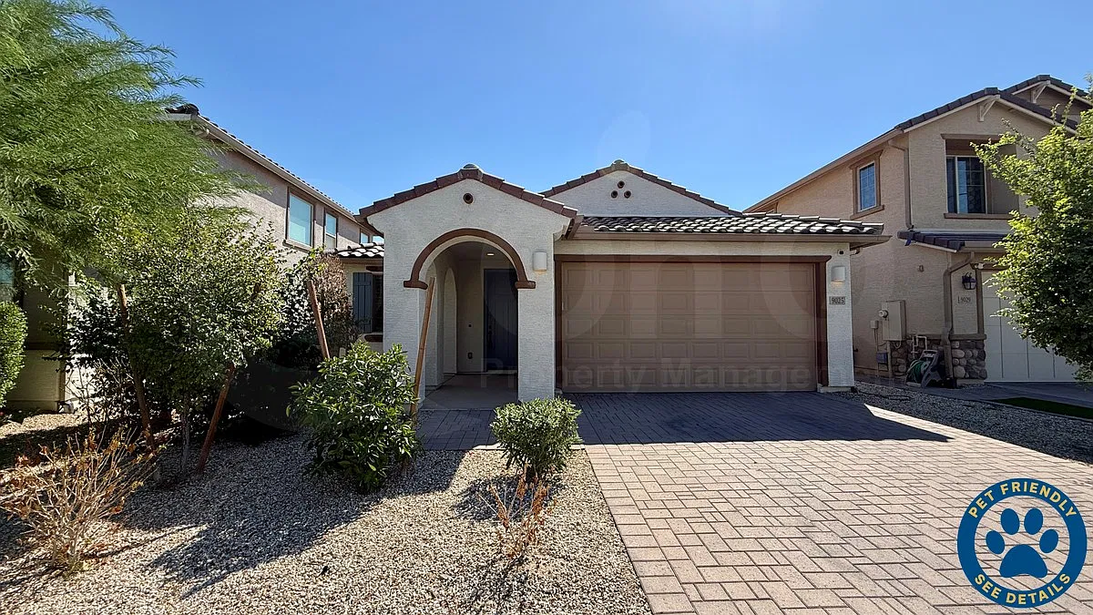 3 bed, 2.0 bath, 1798 sqft, $2,100 — Photo 1
