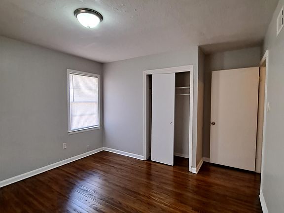 4th image of 3558 Kensett Dr