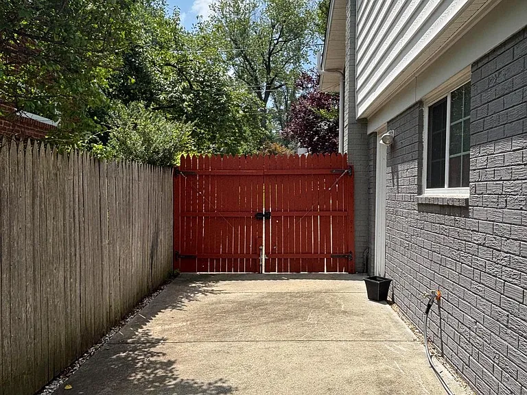 3913 Parsons Rd — Photo 40