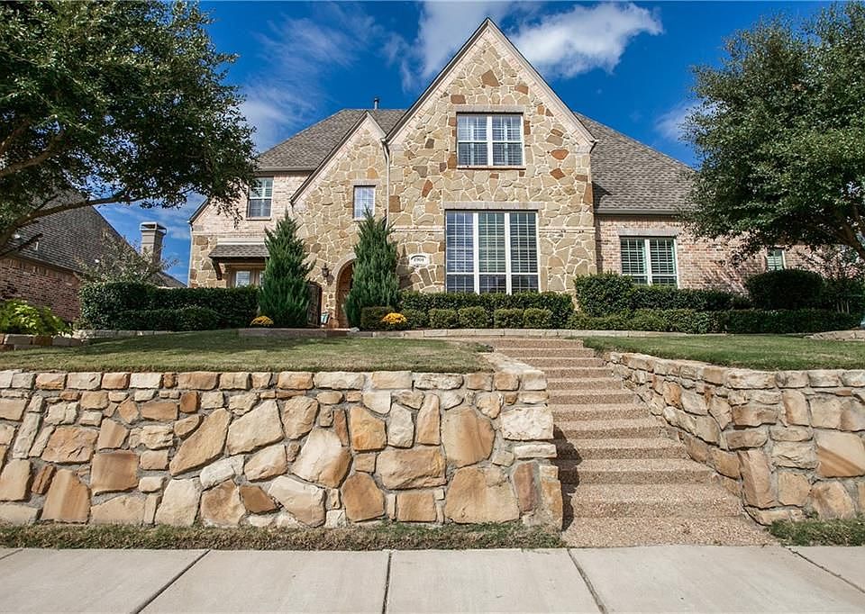 2nd image of 1904 San Jacinto Dr