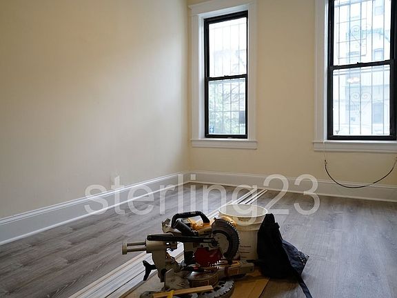 5th image of 3447 42nd St APT 1RL