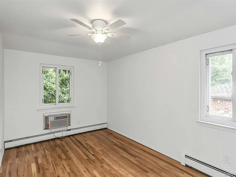 69-23 Little Neck Pkwy — Photo 15
