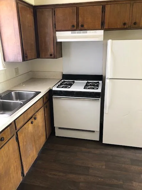 2117 W Hickory — Photo 3
