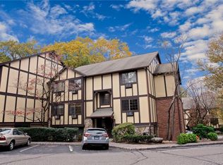 50 Aiken St APT 392, Norwalk, CT 06851