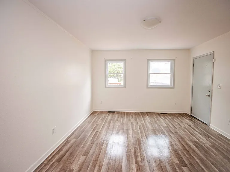 1938 Fernwood Ave — Photo 12