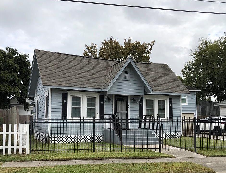1st image of 106 N Eastwood St