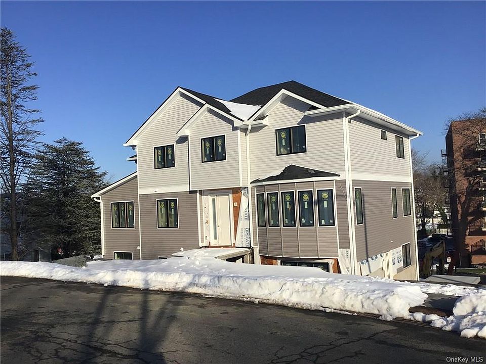 2nd image of 22 Wolfe Dr