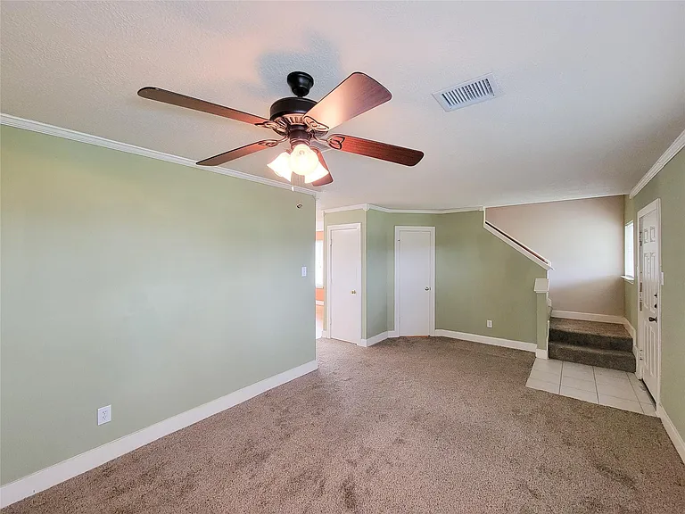 9607 Farrell Dr — Photo 7