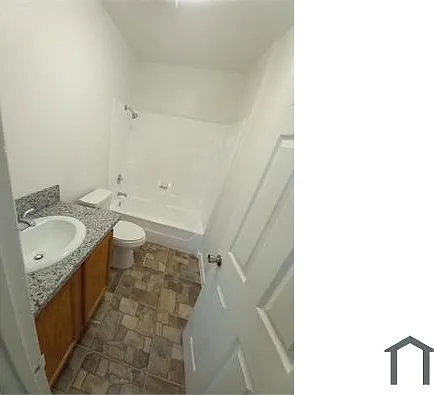 3 bed, 1100 sqft, $1,995 — Photo 3