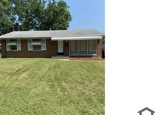 635 Saint Anthony Ln, Florissant, MO 63033