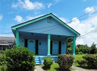 623 Governor Hall St, Gretna, LA 70053