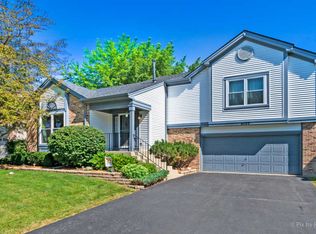 4155 Peartree Dr, Lake In The Hills, IL 60156