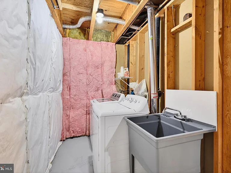 7306 Eggar Woods Ln — Photo 29