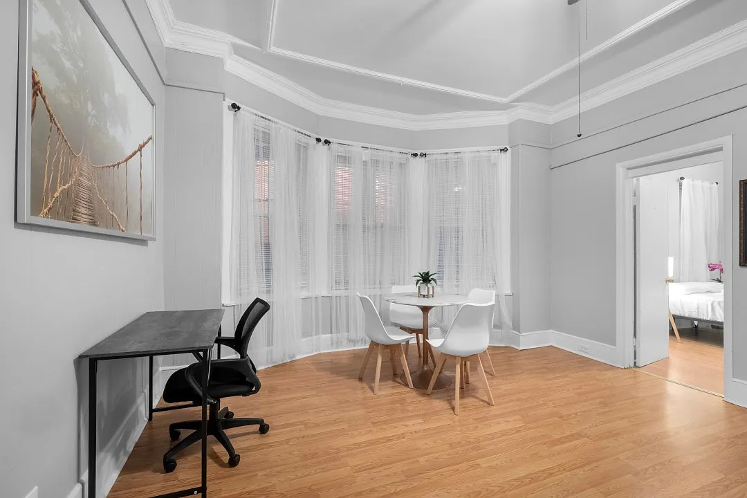 Building Photo - 4040 Spruce St #2