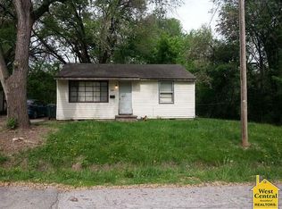 305 N 6th St, Clinton, MO 64735