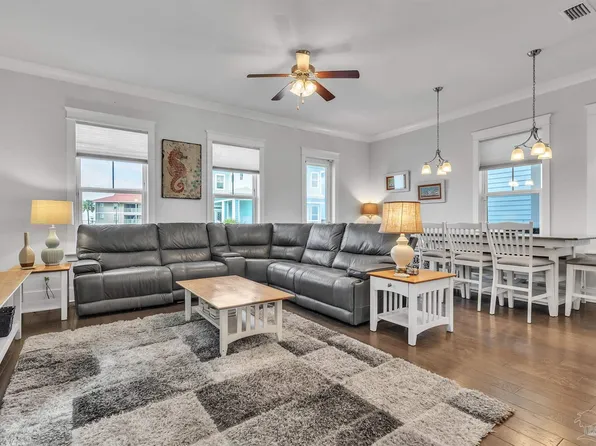 1499 Seaside Cir, Navarre, FL 32566